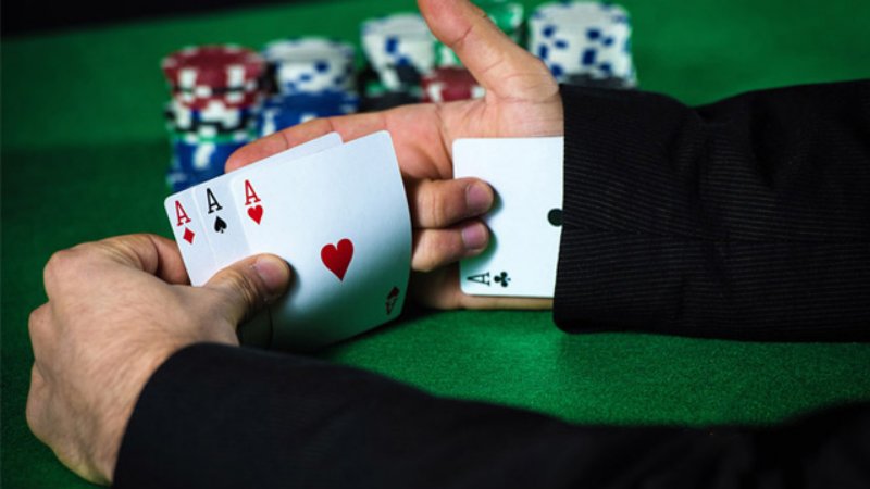 Nguy hiểm tiềm ẩn khi phát hiện cờ bạc bịp